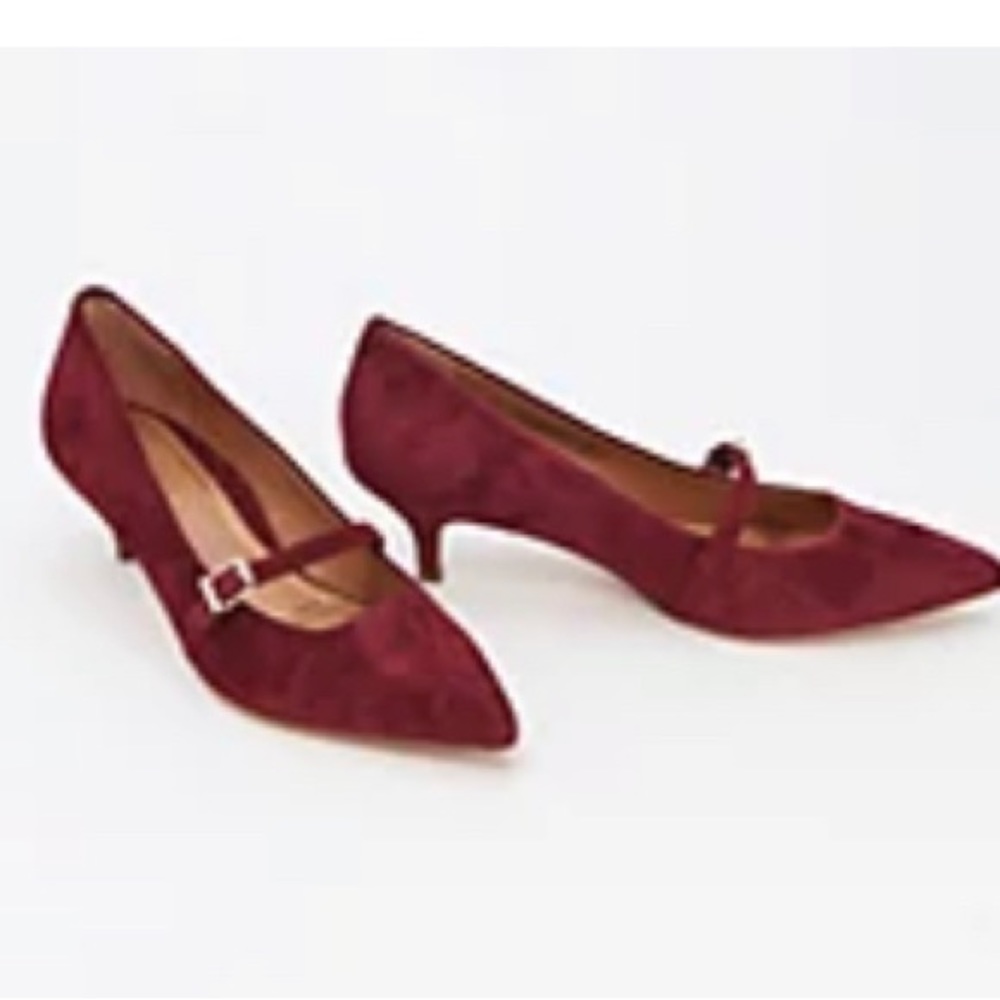 Wine suede Vionic Mary Jane w/2 inch kitten heel size 8.5